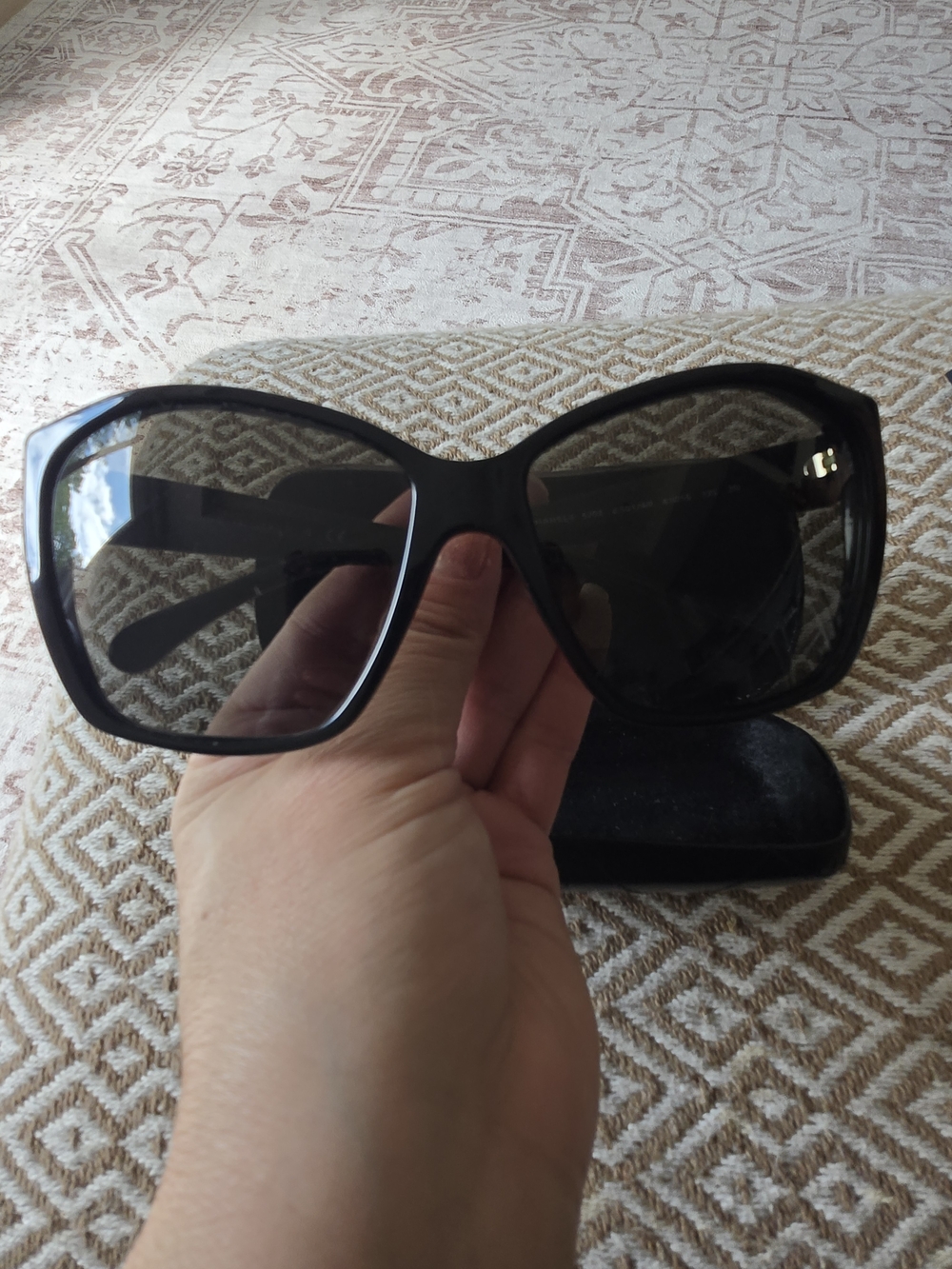CHANEL Black Oversized Women's Sunglasses With COA - Picture 14 of 16